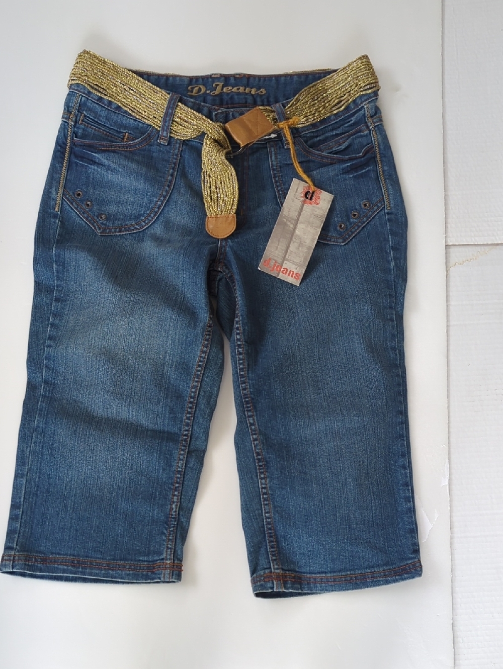 d. jeans Blue Cropped Denim Capri with Gold Braided Belt